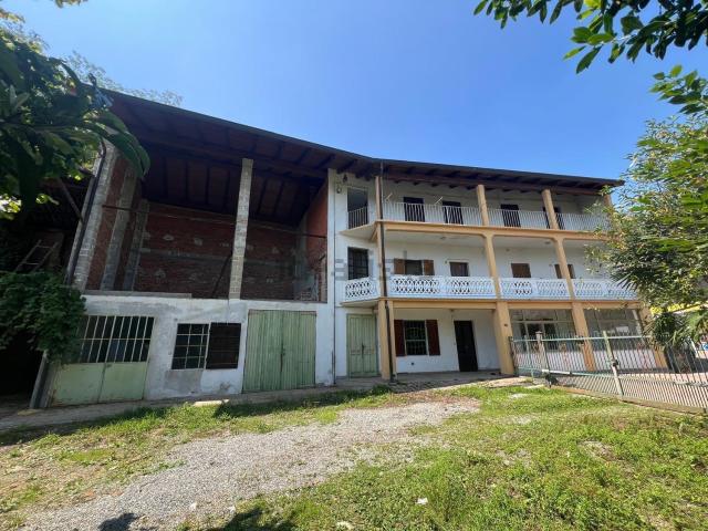 Villetta indipendente in vendita di 382 m² in Via Ceresa, 41