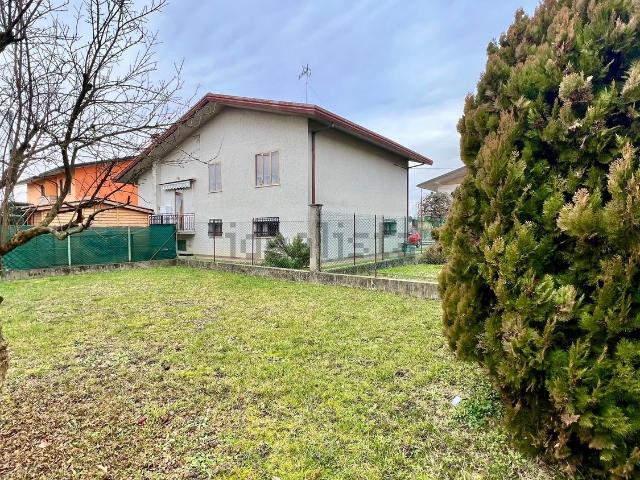 Villetta indipendente in vendita di 382 m² in Via Fratella, 19
