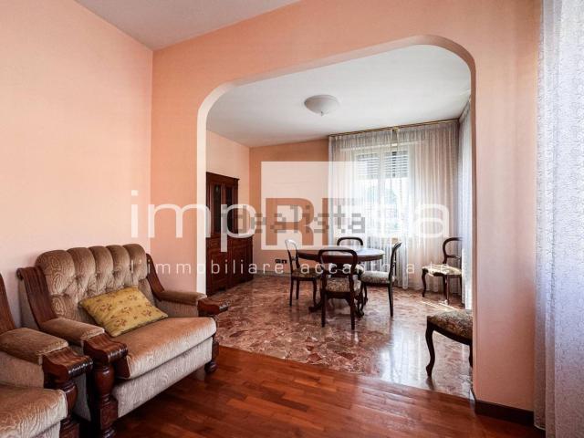 Villetta indipendente in vendita di 382 m² in Via Postumia, 44