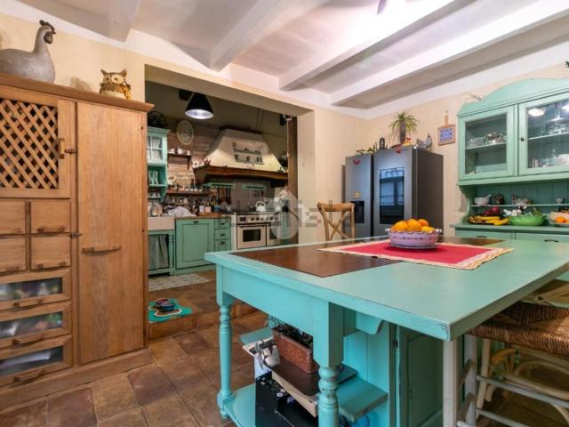 Villetta indipendente in vendita di 383 m² in Via Sauro Babini, 167