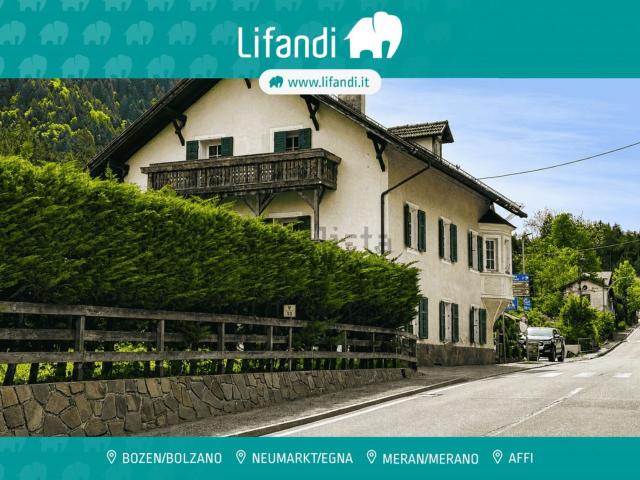 Villetta indipendente in vendita di 384 m² in Via Val di Fiemme