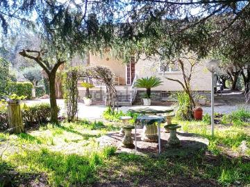 Villetta indipendente in vendita di 385 m² in Via della Lira