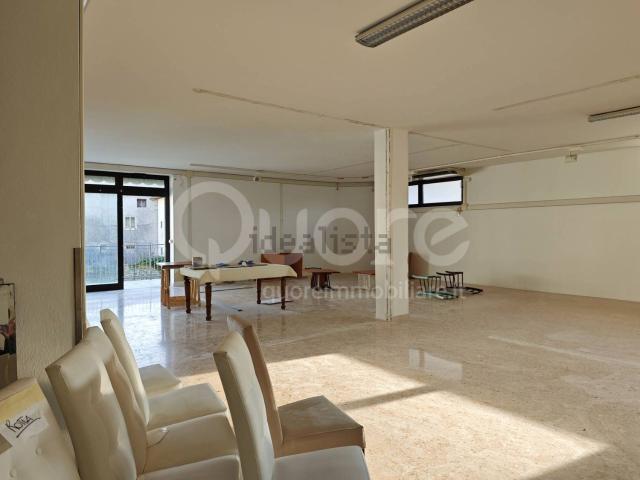 Villetta indipendente in vendita di 385 m² in Via P. Bevilacqua, 89