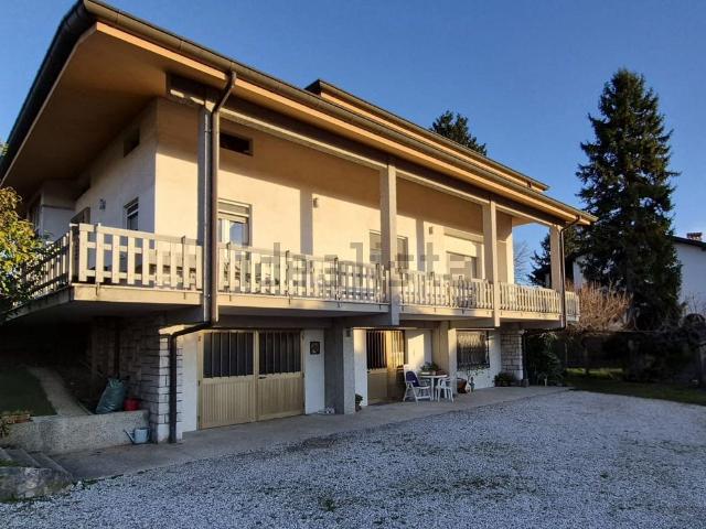 Villetta indipendente in vendita di 385 m² in Via Tagliamento
