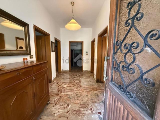 Villetta indipendente in vendita di 385 m² in Viale Repubblica, 1