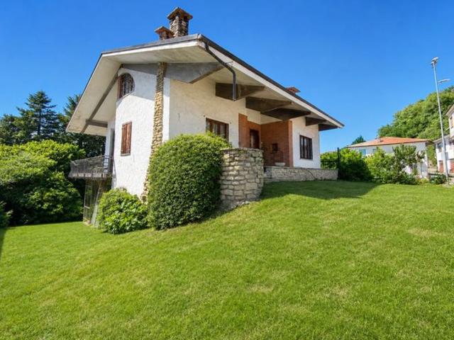 Villetta indipendente in vendita di 386 m² in Via roma, 33