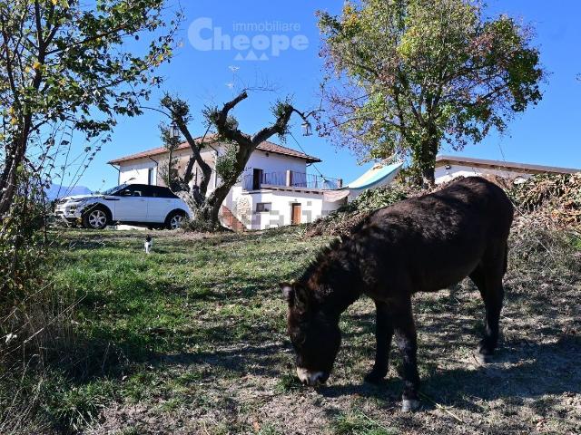 Villetta indipendente in vendita di 386 m² in Contrada Marciano, 2