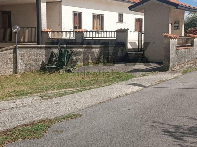 Villetta indipendente in vendita di 387 m²