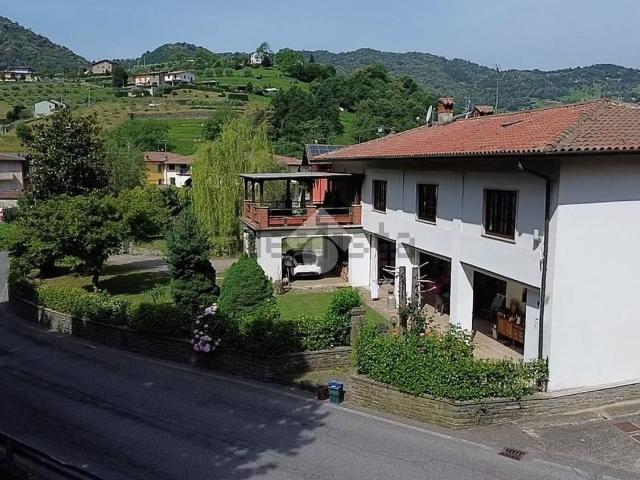 Villetta indipendente in vendita di 387 m² in Via San Michele, 5