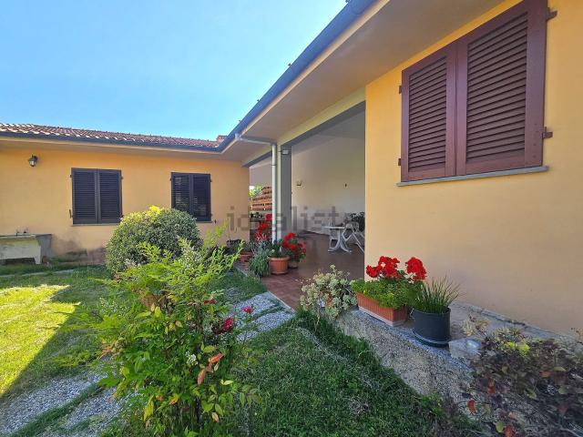 Villetta indipendente in vendita di 387 m² in Via Romana Est