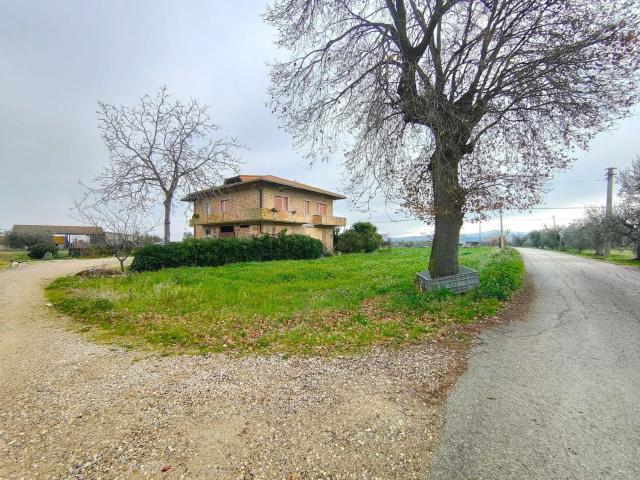 Villetta indipendente in vendita di 387 m² in Via Ripoli, 6
