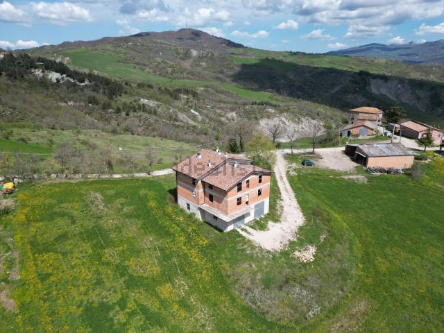 Villetta indipendente in vendita di 387 m² in Via Villa Di Pereto, 2