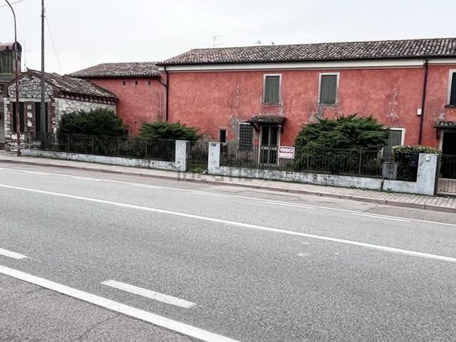 Villetta indipendente in vendita di 388 m²