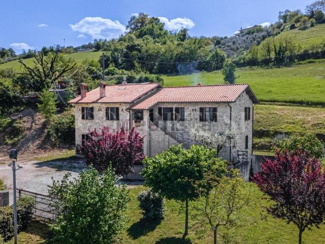 Villetta indipendente in vendita di 388 m² in Strada Provinciale 206