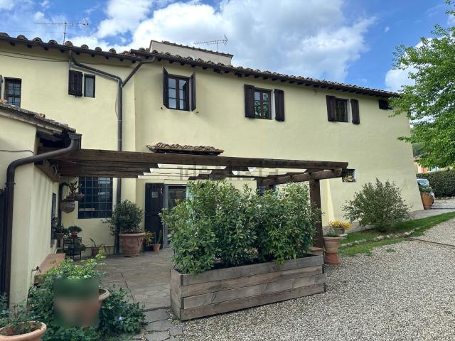 Villetta indipendente in vendita di 388 m² in Strada provinciale 94 Chiantigiana