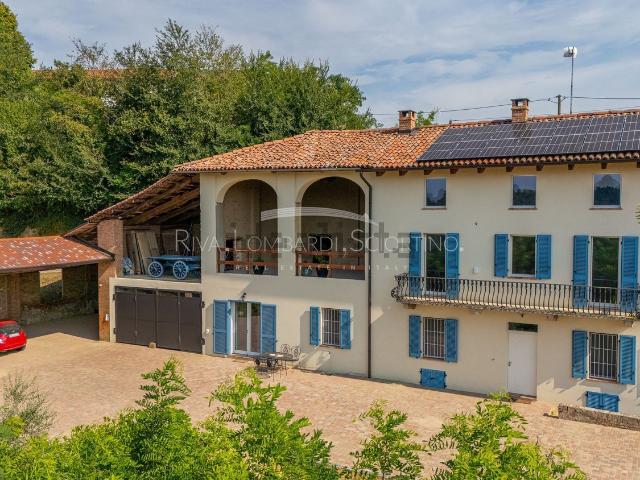 Villetta indipendente in vendita di 389 m² in Via Madonna, 8