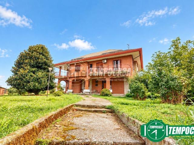 Villetta indipendente in vendita di 390 m² in Via Alessandria