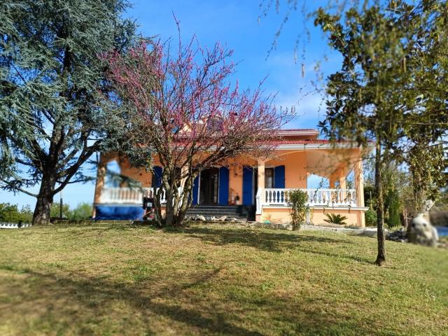 Villetta indipendente in vendita di 390 m²