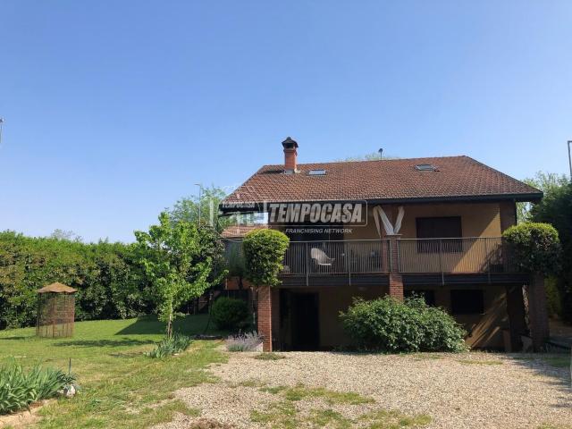 Villetta indipendente in vendita di 390 m² in Via Cà Bassa, 53