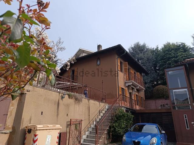 Villetta indipendente in vendita di 390 m² in Via Cernaia