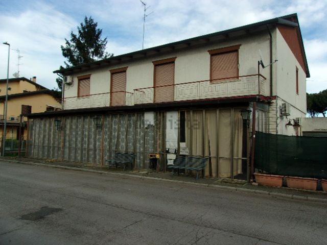 Villetta indipendente in vendita di 390 m² in Via Gualtiero Righini, 1