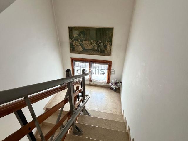 Villetta indipendente in vendita di 390 m² in Via del Casalino