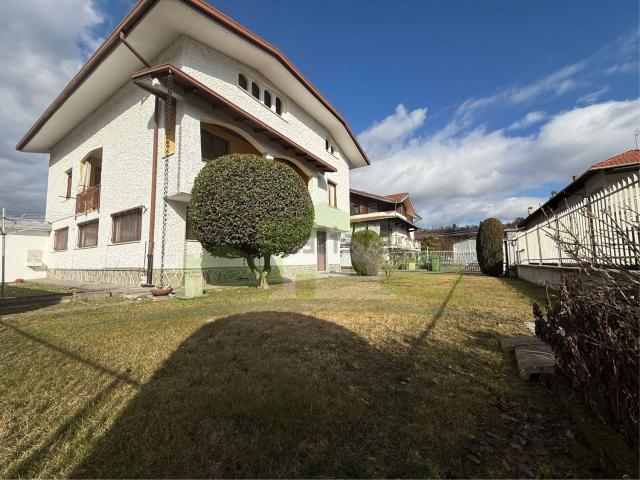 Villetta indipendente in vendita di 390 m² in Via Isola di Sopra