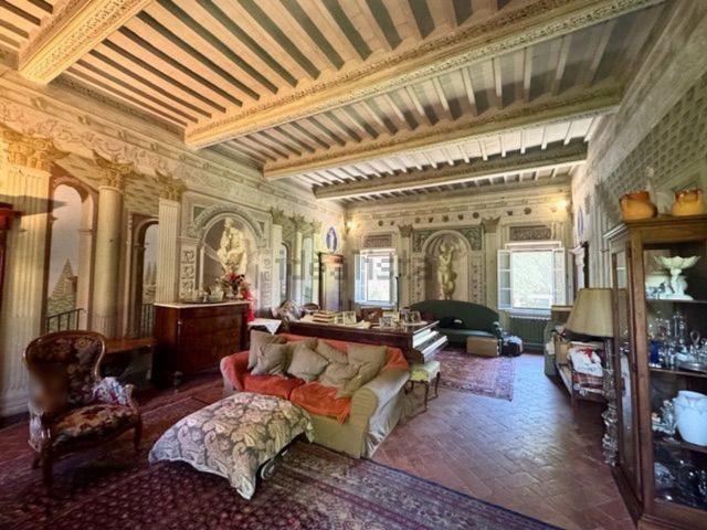 Villetta indipendente in vendita di 390 m² in Via IV Novembre