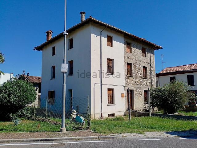 Villetta indipendente in vendita di 390 m² in Via Sondrio