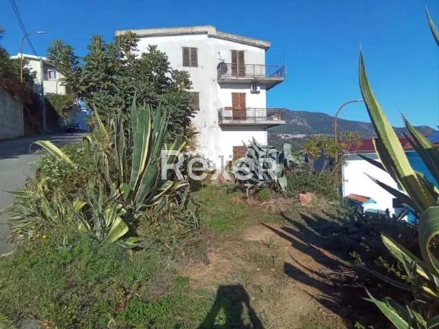 Villetta indipendente in vendita di 390 m² in Via San Cristoforo