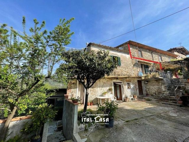 Villetta indipendente in vendita di 390 m² in Viale del Vergaiolo
