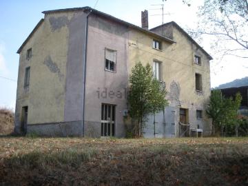 Villetta indipendente in vendita di 390 m² in Frazione Poggio Canoso