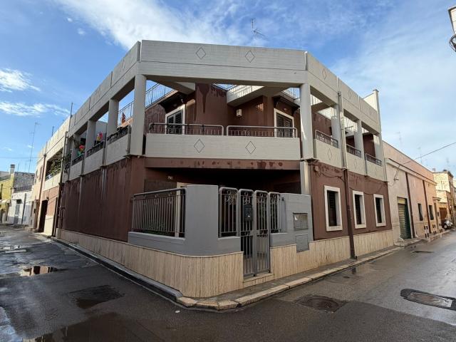 Villetta indipendente in vendita di 391 m² in Via G. Randaccio, 42