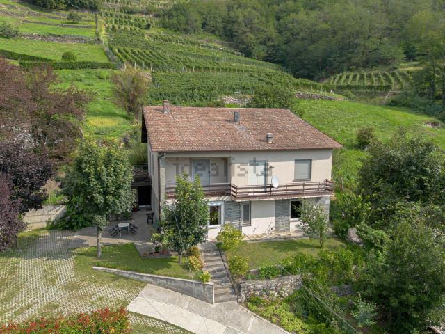 Villetta indipendente in vendita di 391 m² in Via Grigioni, 3