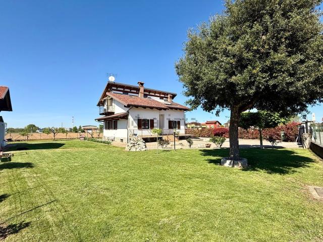 Villetta indipendente in vendita di 391 m² in Via Monea Oltregesso, 39