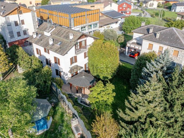 Villetta indipendente in vendita di 393 m² in Via IV Novembre, 12