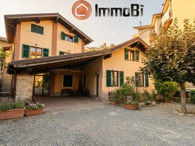 Villetta indipendente in vendita di 393 m² in Via Roma