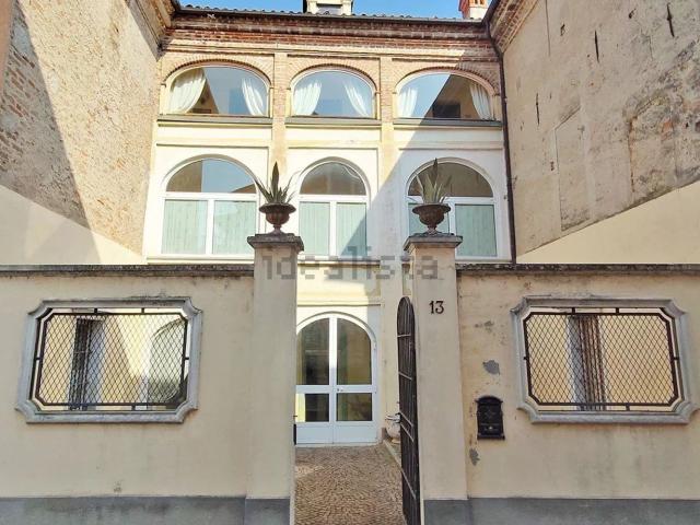 Villetta indipendente in vendita di 395 m² in Via Ravera, 13