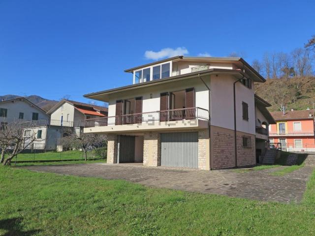 Villetta indipendente in vendita di 395 m² in Via della Repubblica, 13