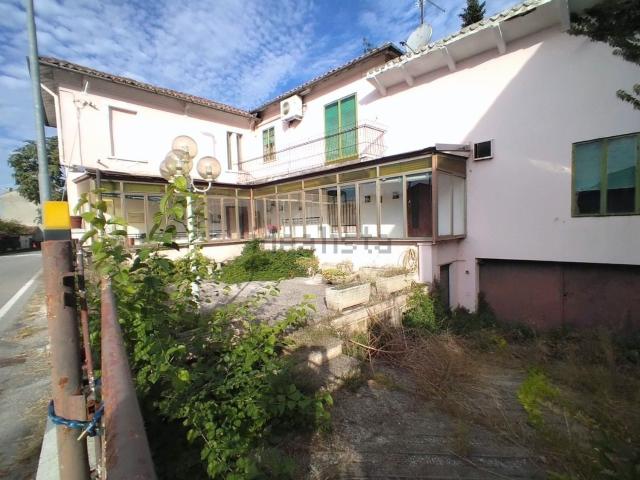 Villetta indipendente in vendita di 395 m² in Via Scardona