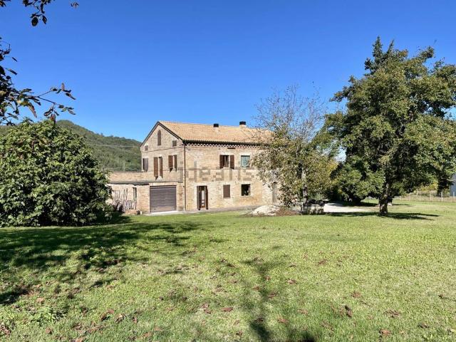 Villetta indipendente in vendita di 395 m² in Contrada San Ruffino, 2