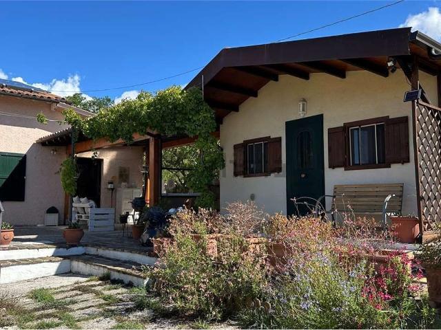 Villetta indipendente in vendita di 396 m² in Via Flaminia Sud