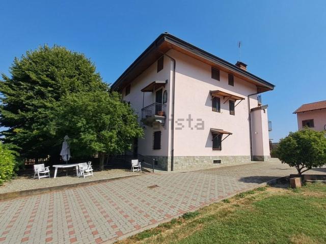 Villetta indipendente in vendita di 396 m² in Frazione buratto inferiore, 4