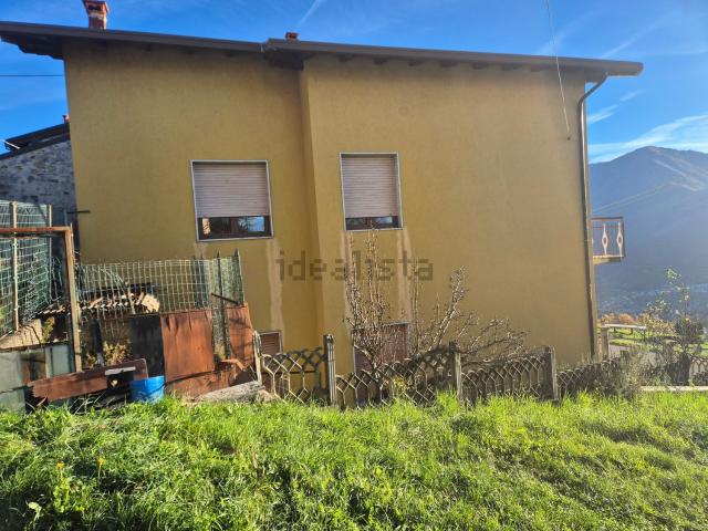Villetta indipendente in vendita di 397 m² in Via San Nazzaro, 40