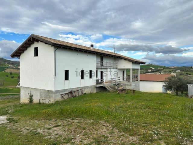 Villetta indipendente in vendita di 398 m² in Via Costa del Molino, 15