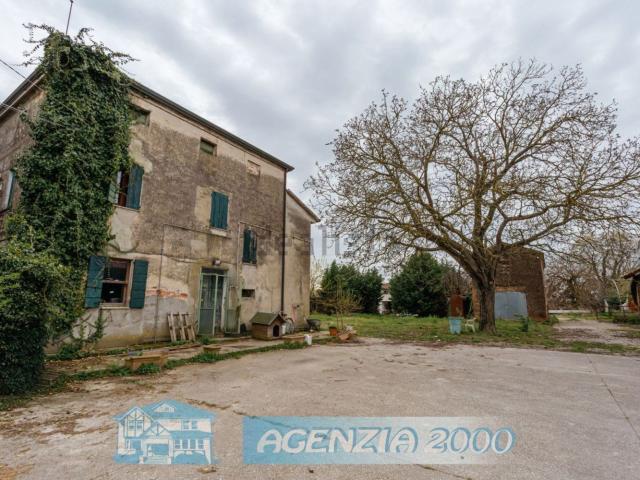 Villetta indipendente in vendita di 398 m² in Via Vallongo, 10