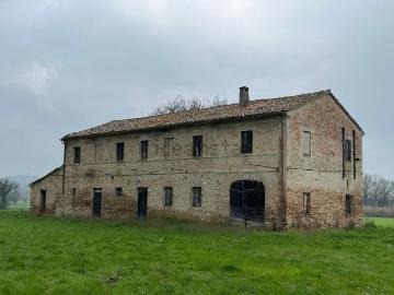 Villetta indipendente in vendita di 398 m² in Strada Lago di Lesina, 36