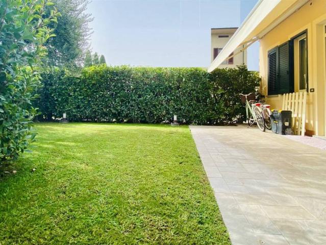 VILLETTA SINGOLA CON GIARDINO E TAVERNA