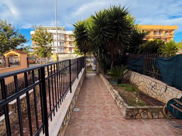 Villette a schiera in vendita a Manfredonia, COMPARTI