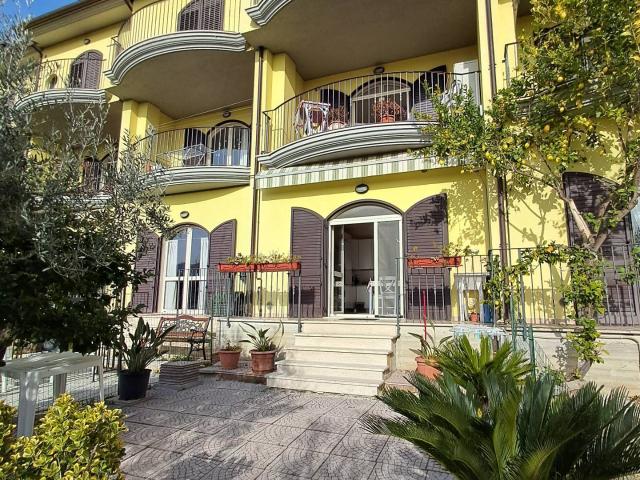 Villette a schiera in vendita a Castel di Lama, alta, collina